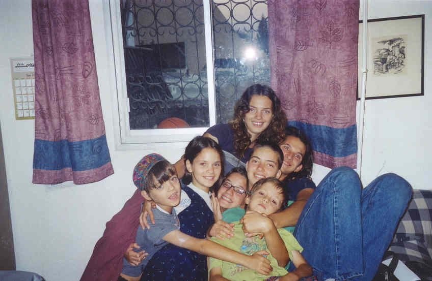 7KIDS.jpg (44801 bytes)